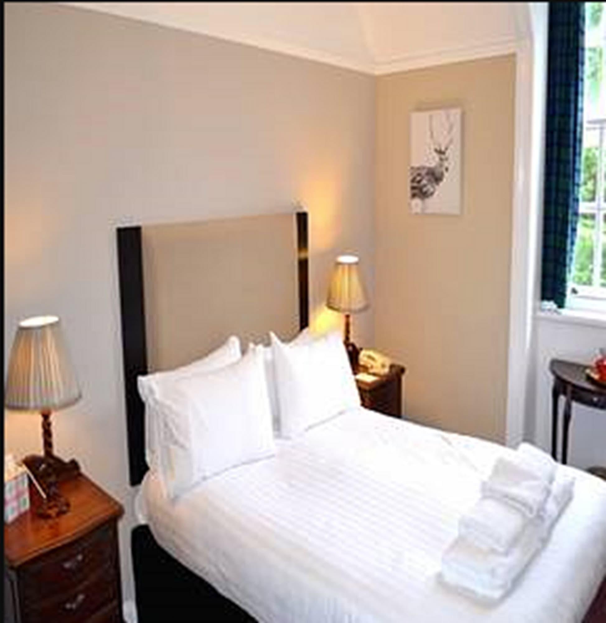 Tulloch Castle Hotel 'A Bespoke Hotel' Дингуол Екстериор снимка