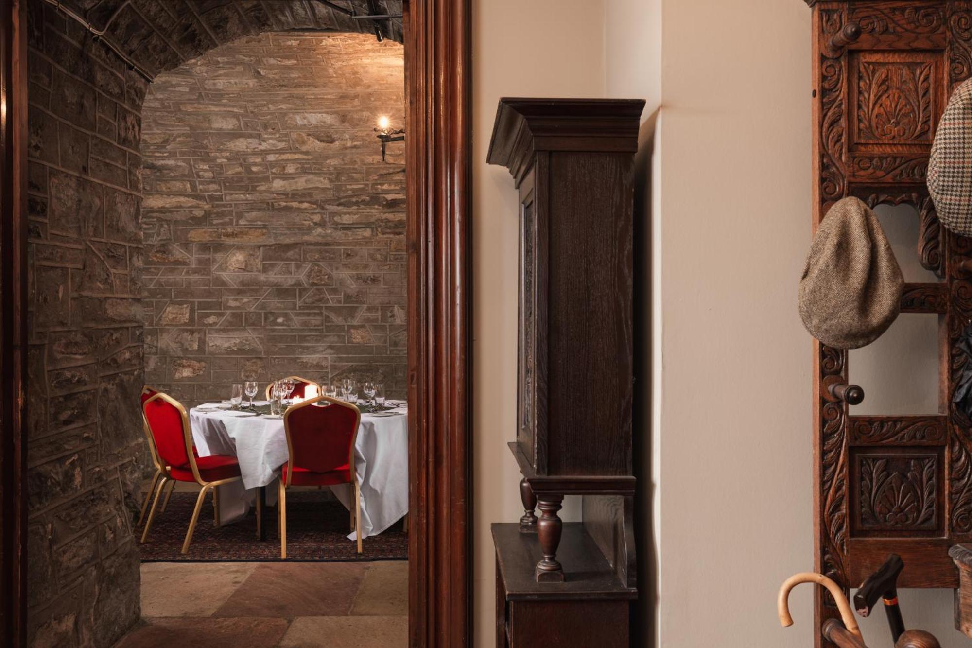 Tulloch Castle Hotel 'A Bespoke Hotel' Дингуол Екстериор снимка