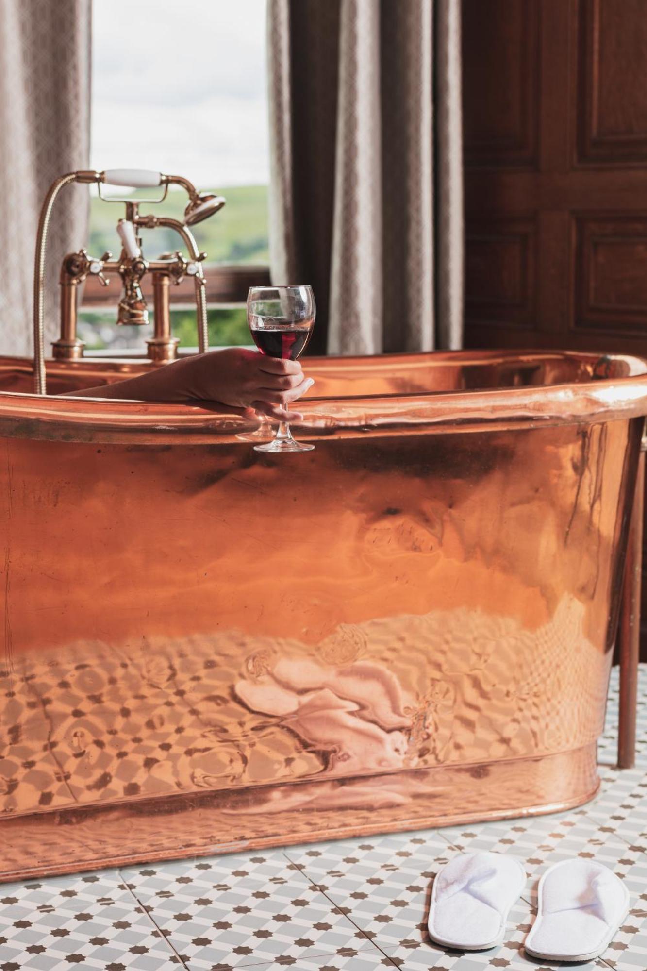 Tulloch Castle Hotel 'A Bespoke Hotel' Дингуол Екстериор снимка