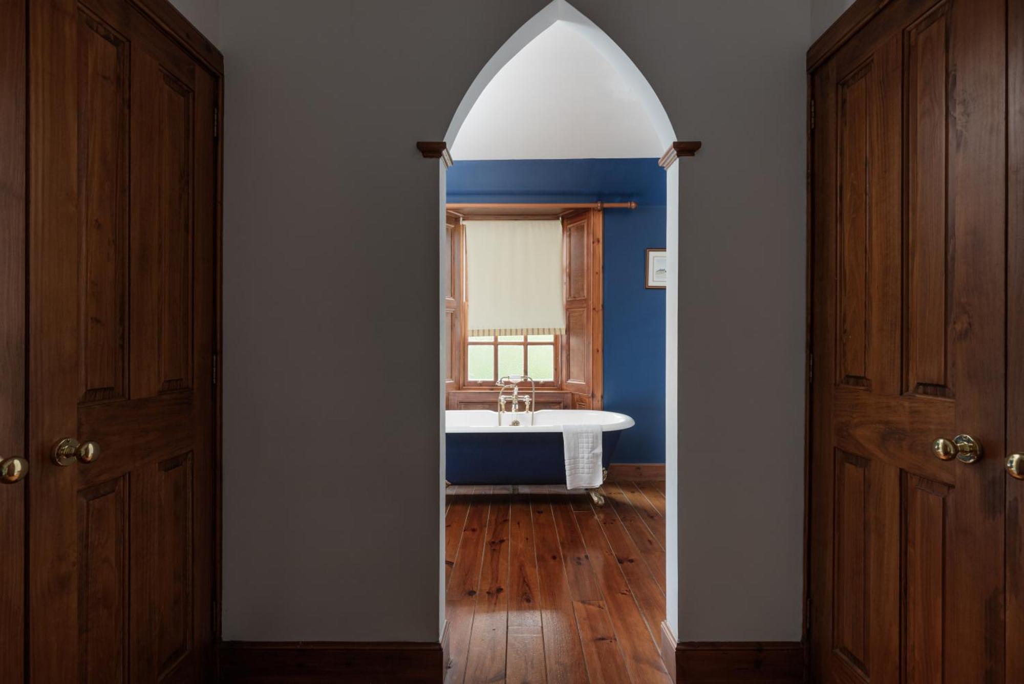 Tulloch Castle Hotel 'A Bespoke Hotel' Дингуол Екстериор снимка