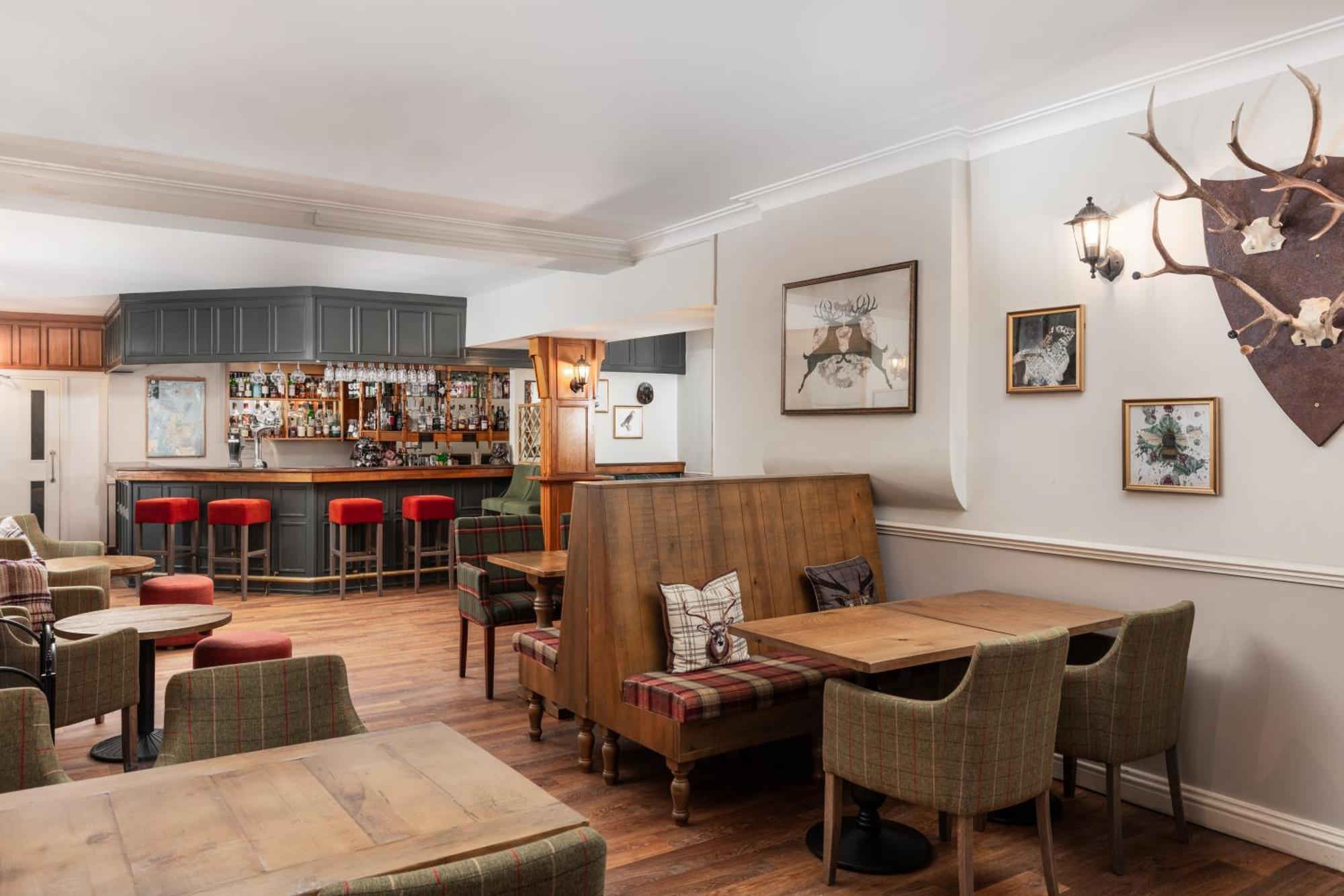 Tulloch Castle Hotel 'A Bespoke Hotel' Дингуол Екстериор снимка