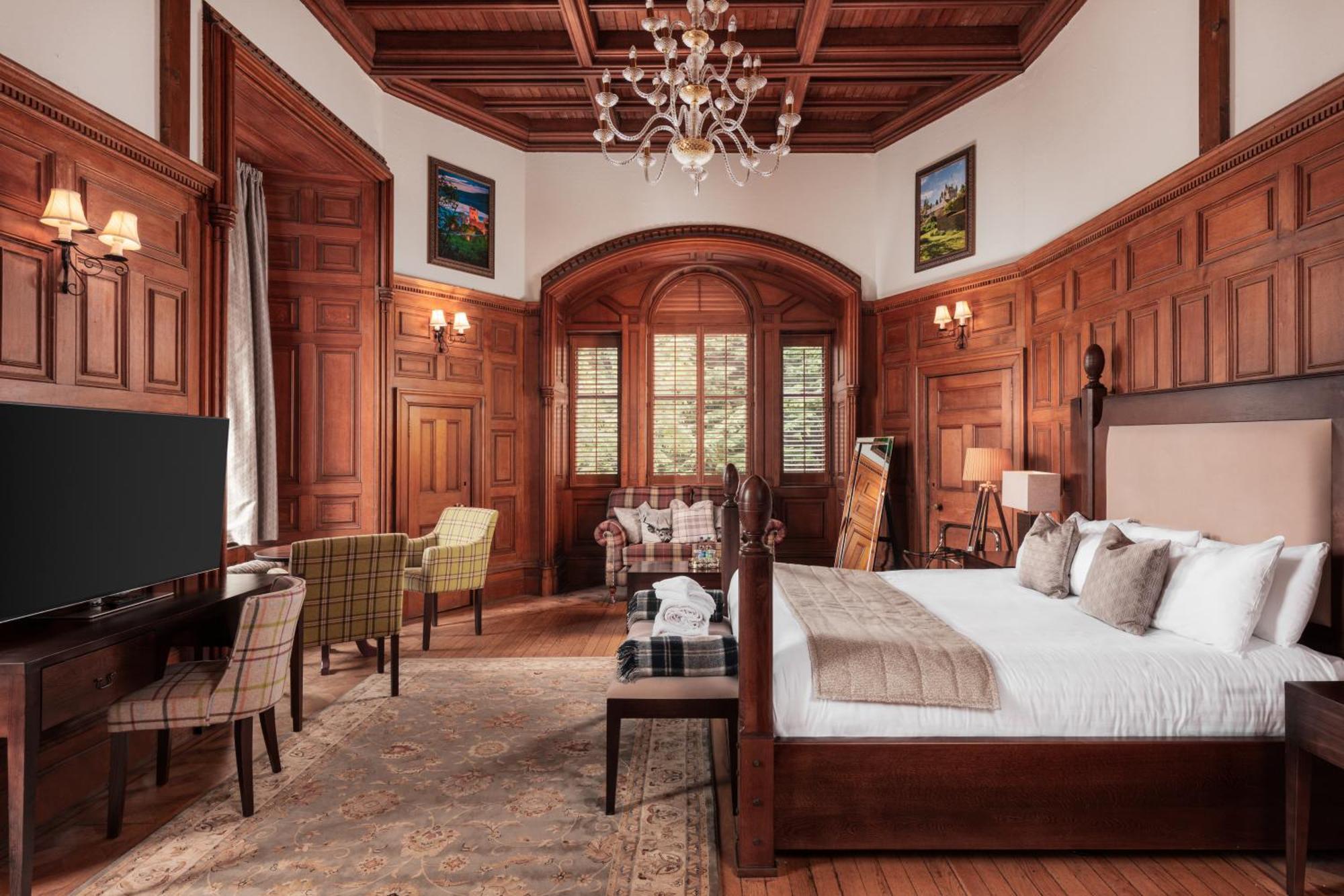 Tulloch Castle Hotel 'A Bespoke Hotel' Дингуол Екстериор снимка