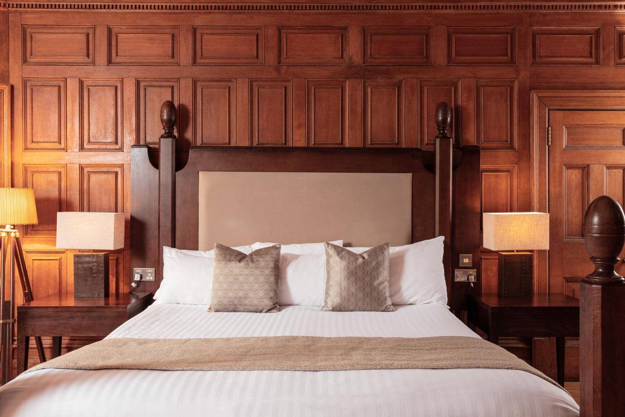 Tulloch Castle Hotel 'A Bespoke Hotel' Дингуол Екстериор снимка