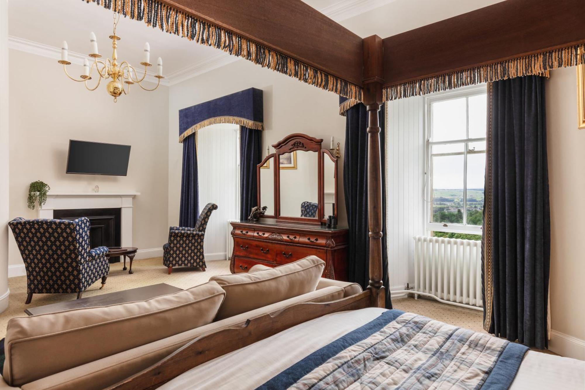 Tulloch Castle Hotel 'A Bespoke Hotel' Дингуол Екстериор снимка