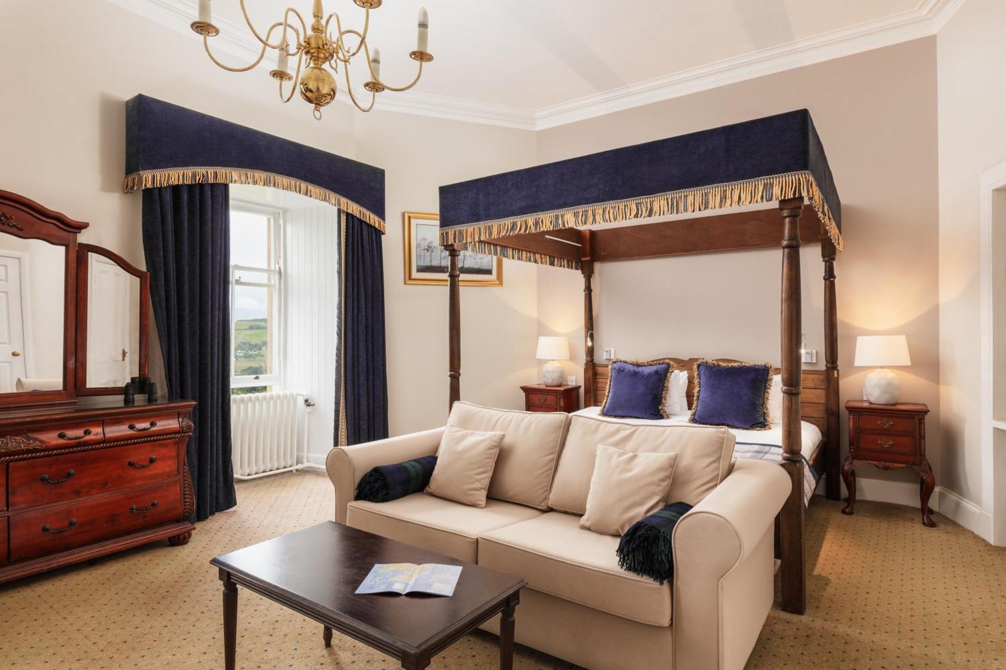 Tulloch Castle Hotel 'A Bespoke Hotel' Дингуол Екстериор снимка