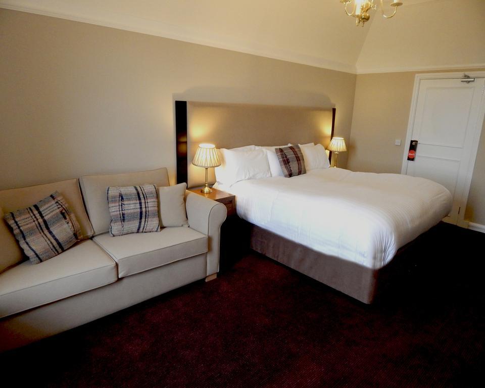 Tulloch Castle Hotel 'A Bespoke Hotel' Дингуол Екстериор снимка