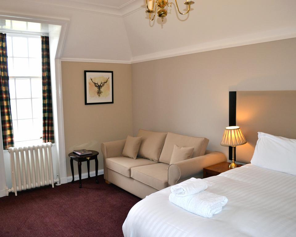 Tulloch Castle Hotel 'A Bespoke Hotel' Дингуол Екстериор снимка